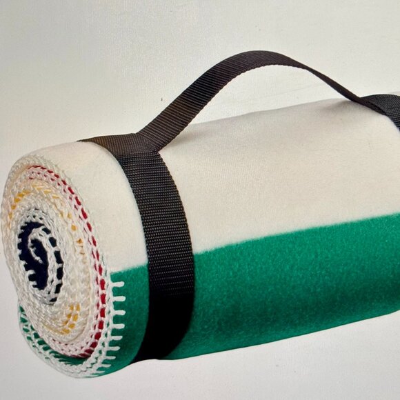 Hudson’s Bay Stripes Fleece Throw Blanket, Multi-Coloured Approx. 50 " x 70 " - Picture 2 of 3